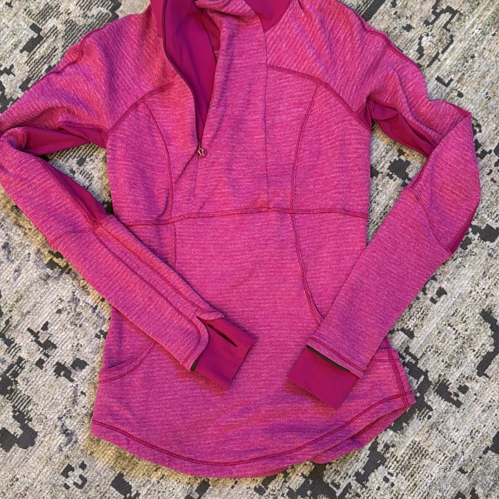 Lululemon Athletica Magenta Long Sleeve EUC SIZE 4